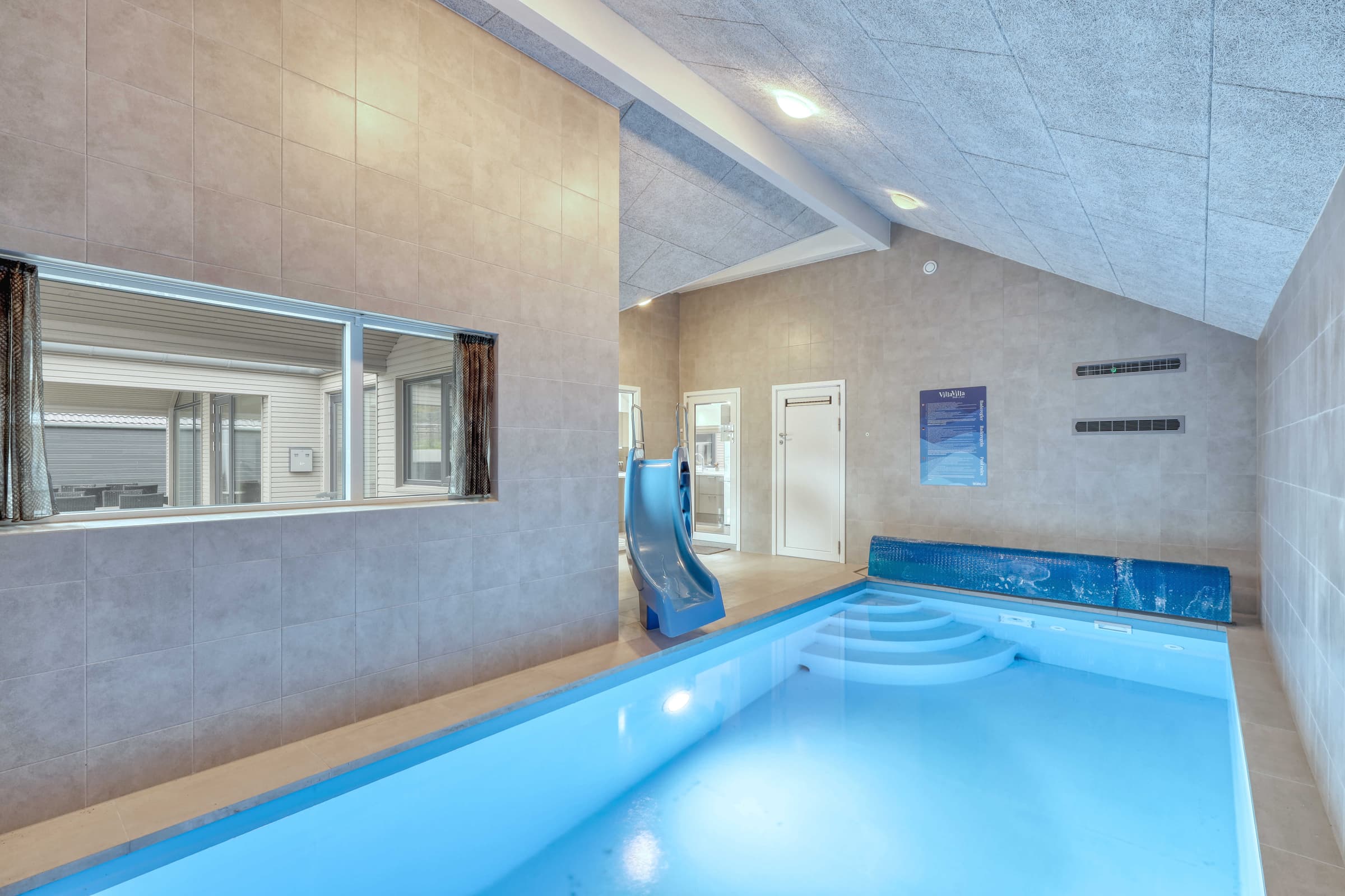Afslapning og sjov ved Tramsersøen, for 14 personer: sommerhus med pool og wellness - billede 1