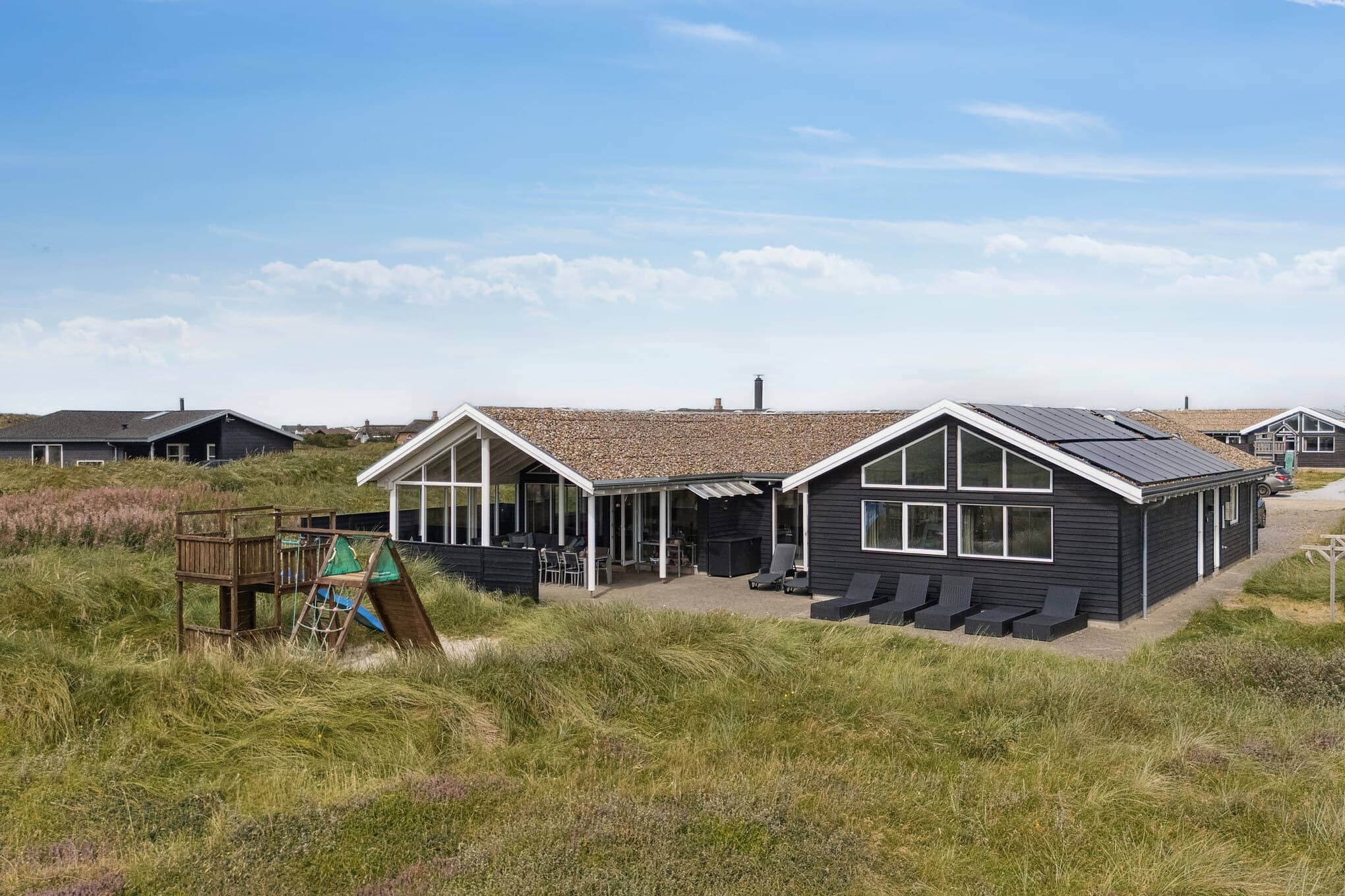 Sommerhus med pool 400 meter fra strand i Søndervig, Vestjylland - billede 1