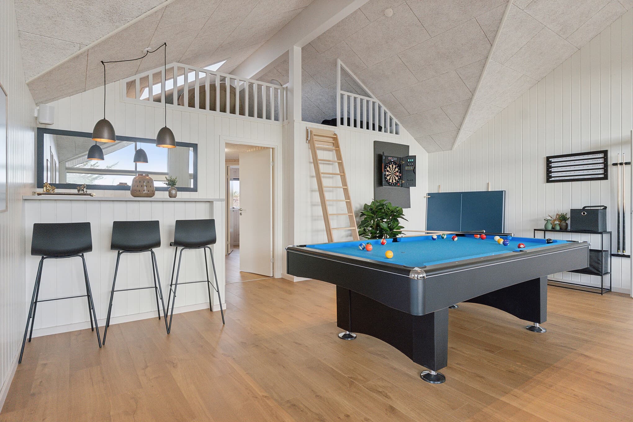 Luksussommerhus med pool, spa og aktivitetsrum – kun 250 m fra Vesterhavet - billede 1