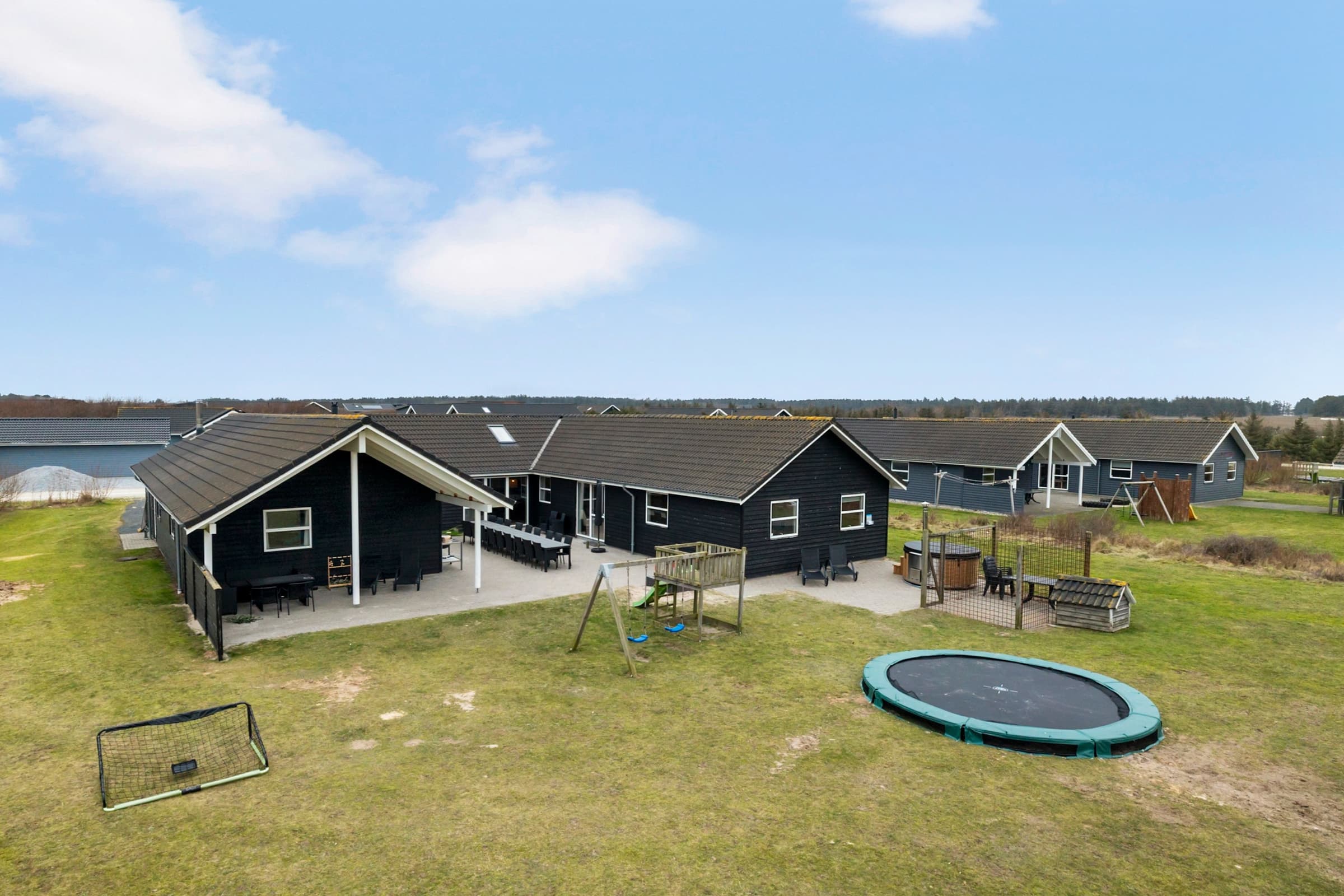 Sommerhus med pool i Nr. Lyngby. - billede 1