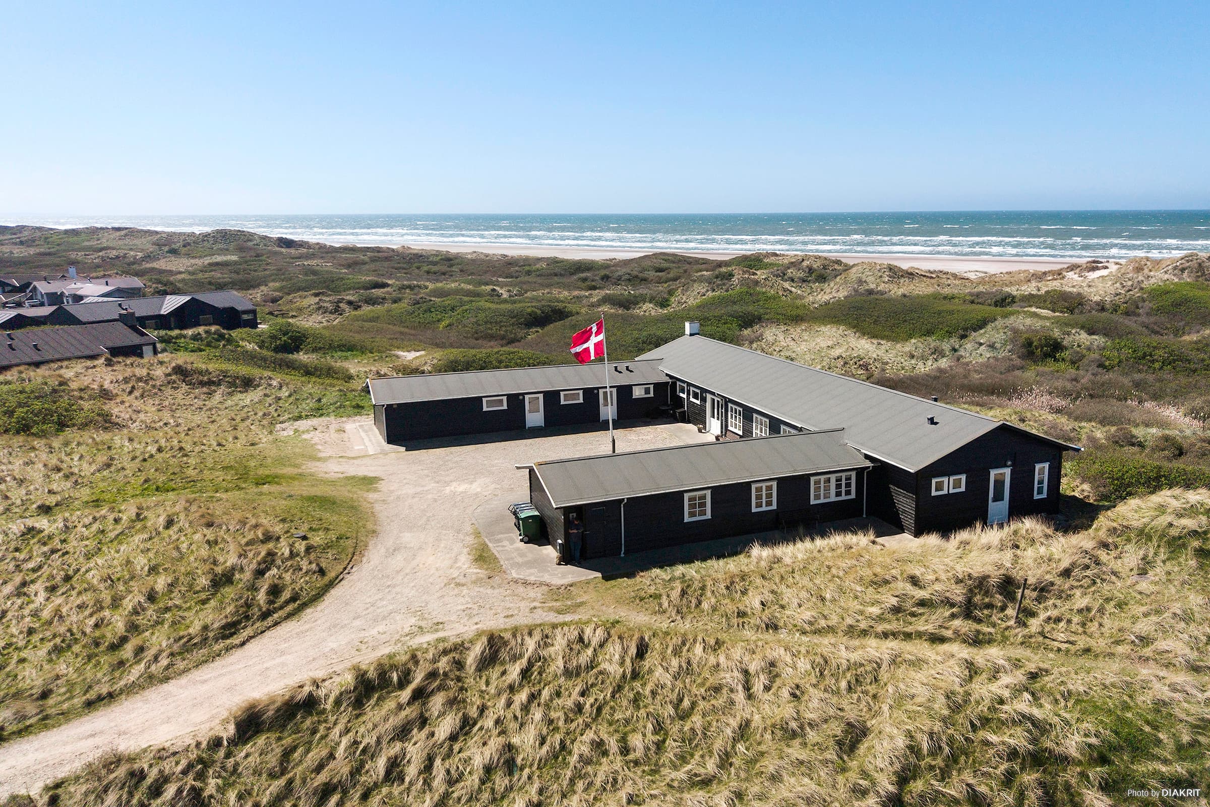 Stort sommerhus i Grønhøj til 30 personer – tæt på strand og klitter - billede 1